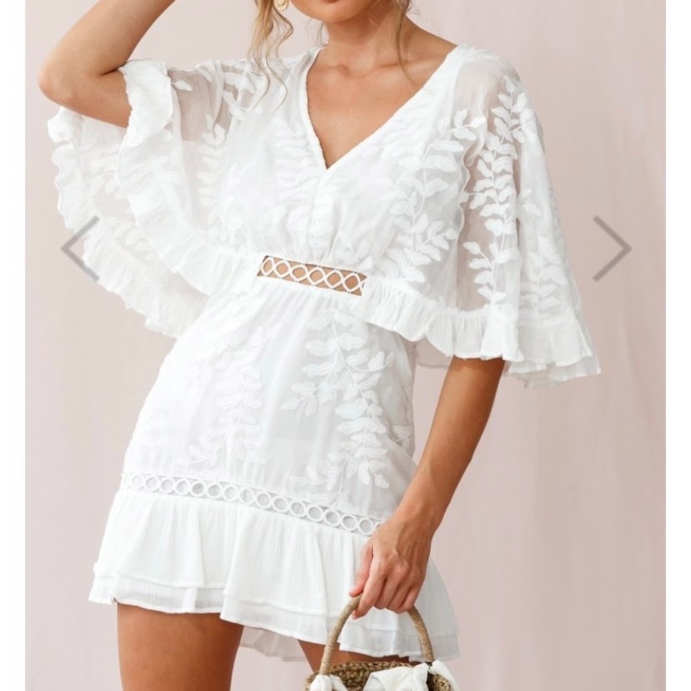 WHITE SELFIE LESSLIE HOMECOMING DRESS SIZE M